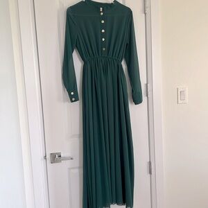 Elegant Green Button-Up Maxi Dress